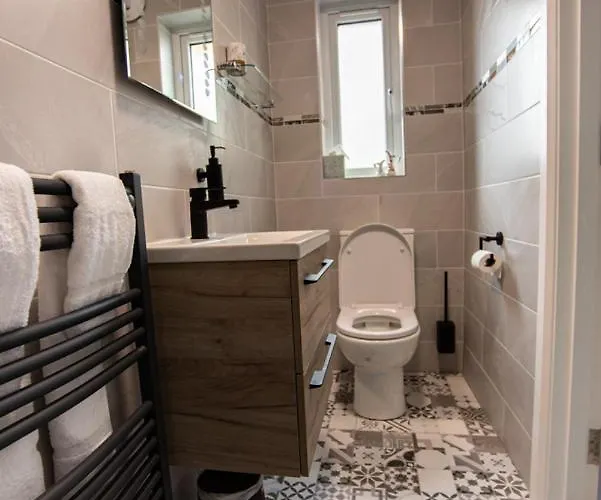 Half Door House Only * Ντίνγκλε